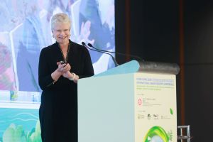 國際樹木學會前會長Sharon Lilly於研討會上表示，香港考慮到人口密度，在管理樹木風險方面作出巨大投入。
